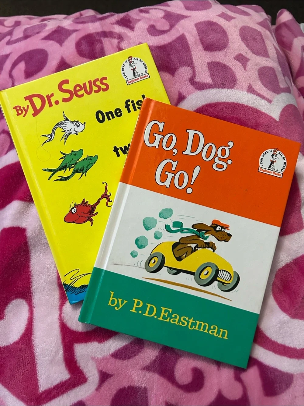 Dr. Seuss One Fish Two Fish Red Fish Blue Fish - Yellow Cover & Go, Dog Go